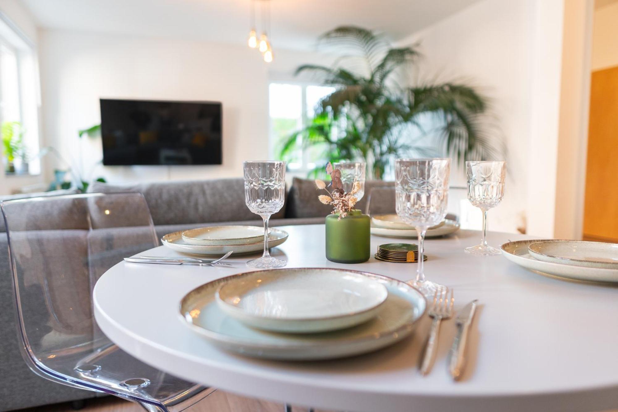 Luxurioeses Apartment, 10Min Innenstadt, Parkplatz แอร์ฟวร์ท ภายนอก รูปภาพ