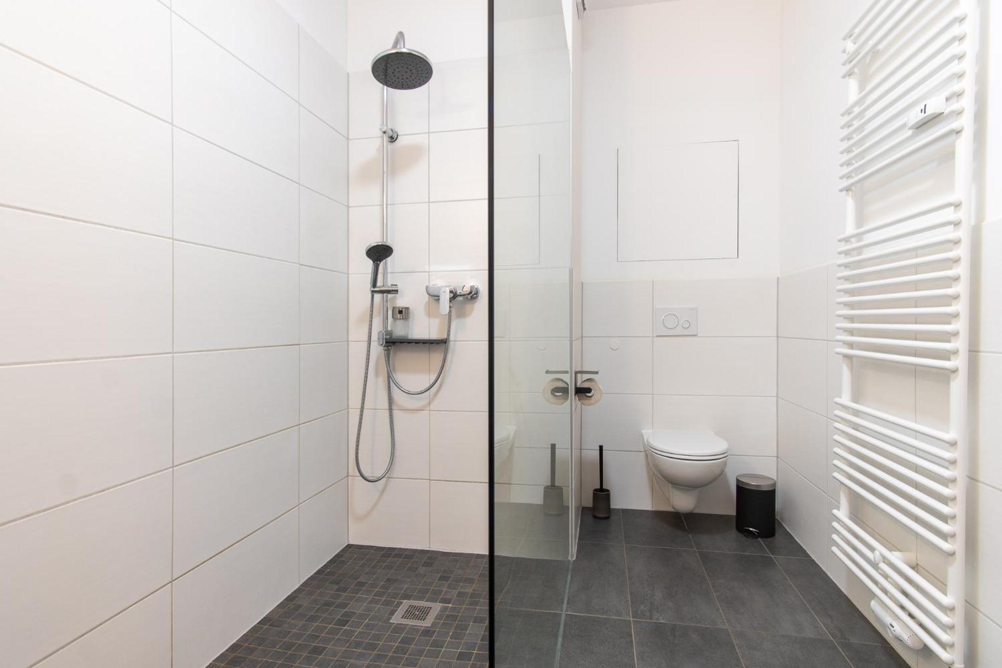 Luxurioeses Apartment, 10Min Innenstadt, Parkplatz แอร์ฟวร์ท ภายนอก รูปภาพ
