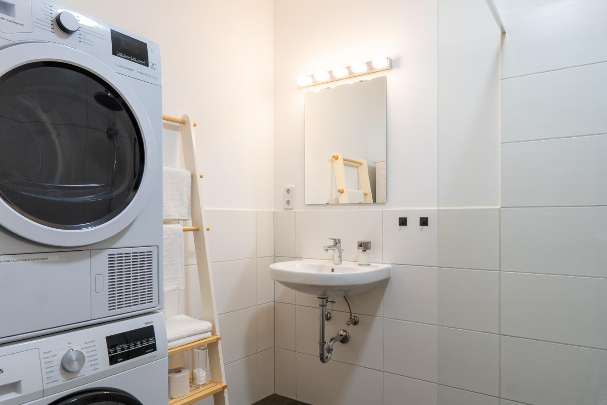 Luxurioeses Apartment, 10Min Innenstadt, Parkplatz แอร์ฟวร์ท ภายนอก รูปภาพ